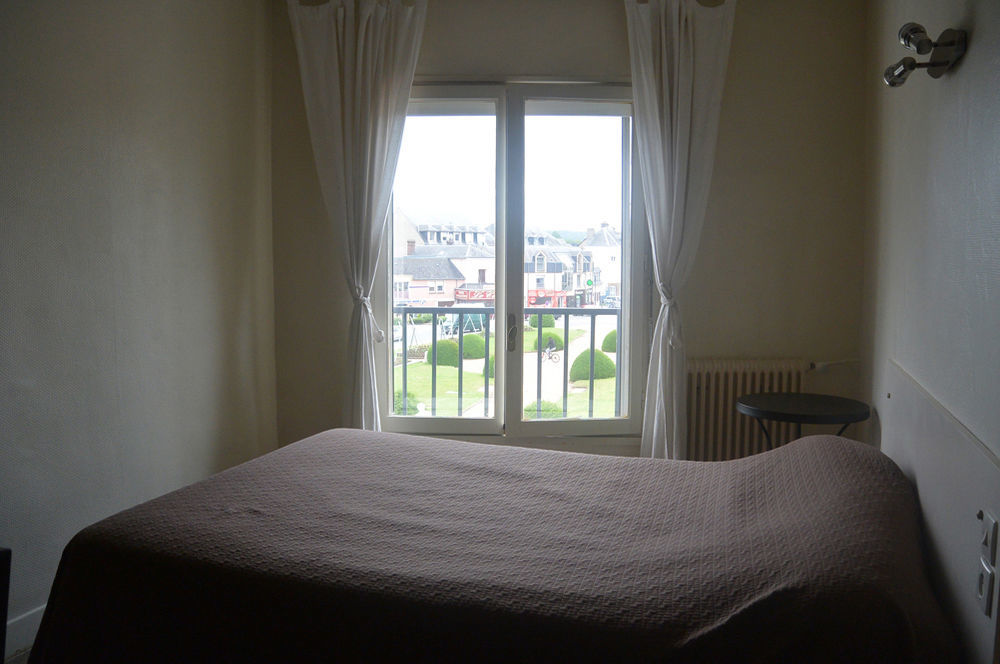 Hotel De Rouen Louviers Exteriér fotografie